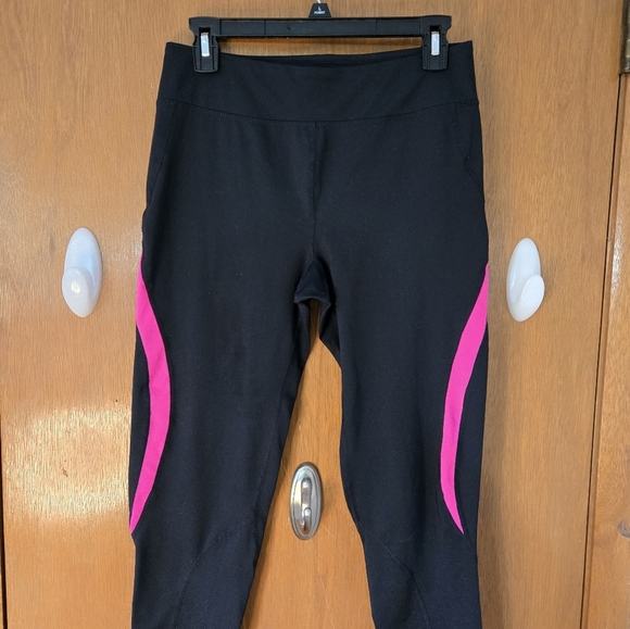 FILA Ladies, black and pink leggings size M. - Picture 1 of 4